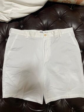 Izod Men’s White Flat Front Cotton Shorts